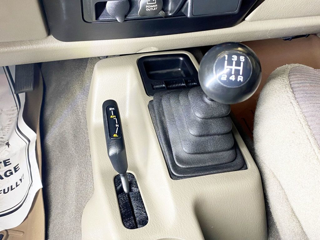 2003 Jeep Wrangler 2dr X - 22941647 - 34