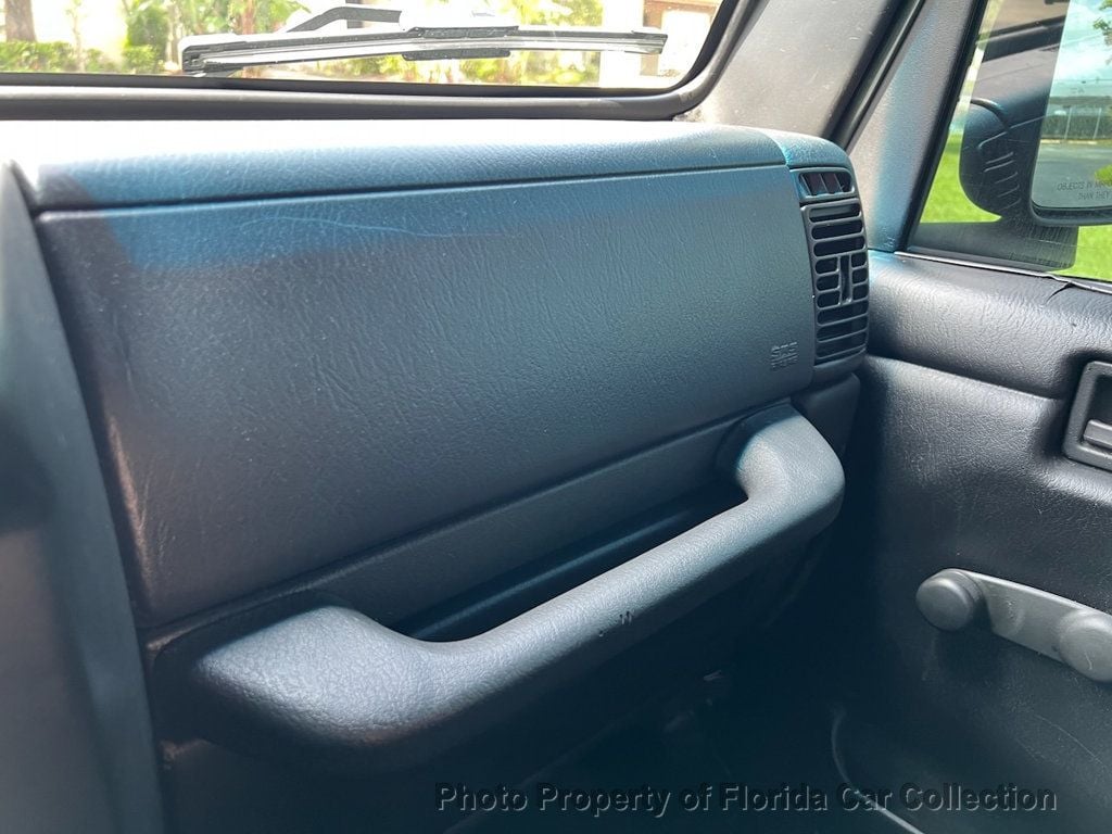 2003 Jeep Wrangler Sahara 4X4 4.0L - 22861492 - 33