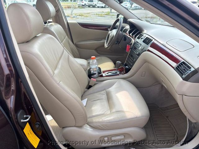 2003 Lexus ES 300 4dr Sedan - 23047695 - 12