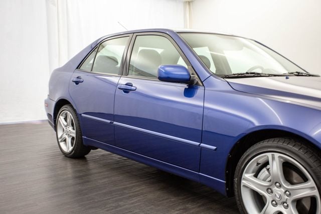 2003 Lexus IS 300 4dr Sedan Manual Trans - 22651869 - 33