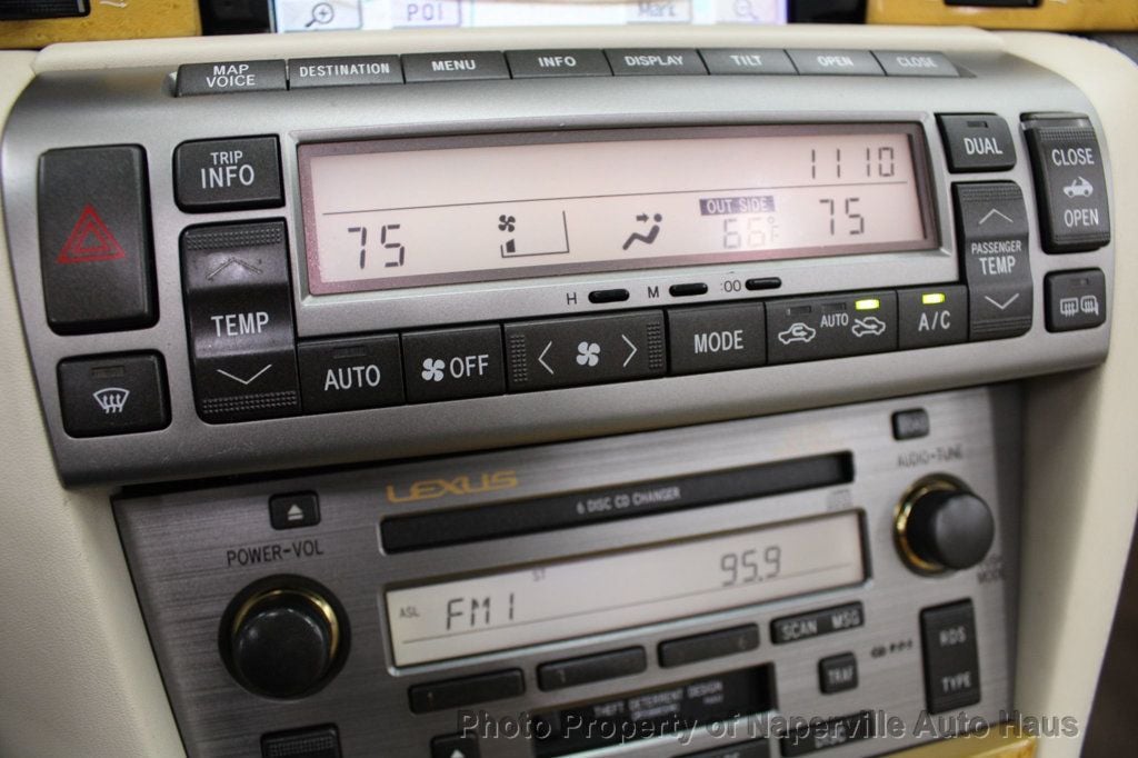 2003 LEXUS SC - Image 23