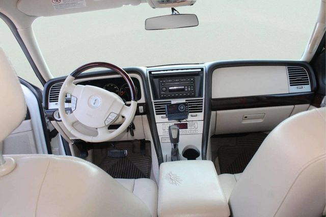 2003 Lincoln Aviator 2WD Luxury - 22961840 - 9