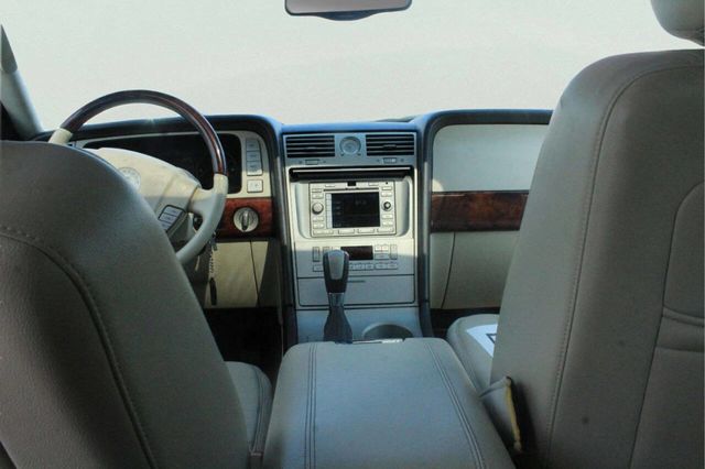 2003 Lincoln Navigator 4WD Luxury - 23004580 - 4