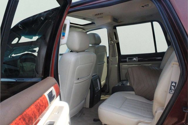 2003 Lincoln Navigator 4WD Luxury - 23004580 - 8