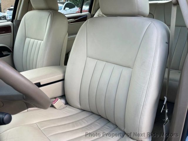 2003 Lincoln Town Car 2003 LINCOLN TOWN CAR SIGNATURE 4.6L V8 LOW MILES 615-730-9991 - 23067310 - 14
