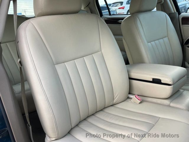 2003 Lincoln Town Car 2003 LINCOLN TOWN CAR SIGNATURE 4.6L V8 LOW MILES 615-730-9991 - 23067310 - 15