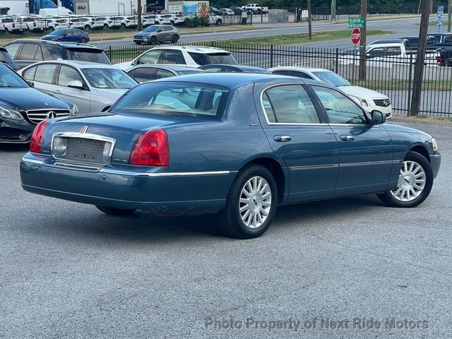2003 Lincoln Town Car 2003 LINCOLN TOWN CAR SIGNATURE 4.6L V8 LOW MILES 615-730-9991 - 23067310 - 26