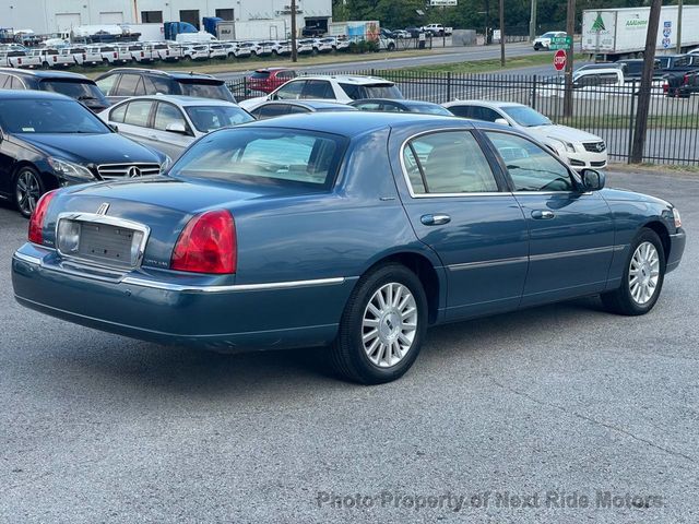 2003 Lincoln Town Car 2003 LINCOLN TOWN CAR SIGNATURE 4.6L V8 LOW MILES 615-730-9991 - 23067310 - 4