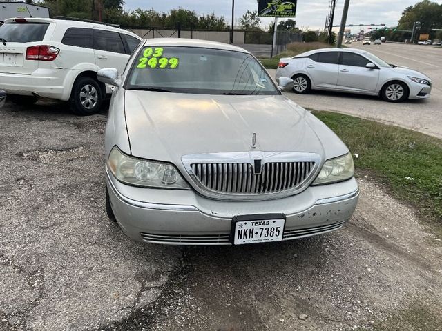 2003 Lincoln Town Car 4dr Sedan Executive - 22479603 - 0
