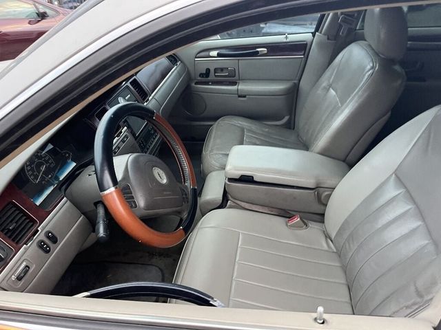 2003 Lincoln Town Car 4dr Sedan Executive - 22479603 - 1