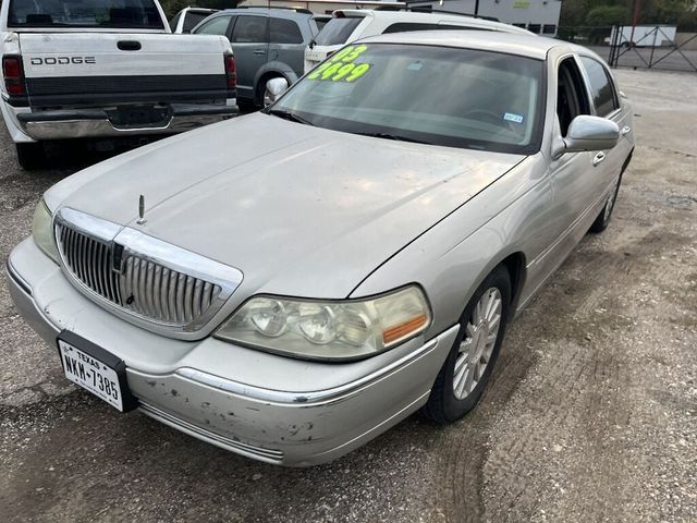 2003 Lincoln Town Car 4dr Sedan Executive - 22479603 - 3