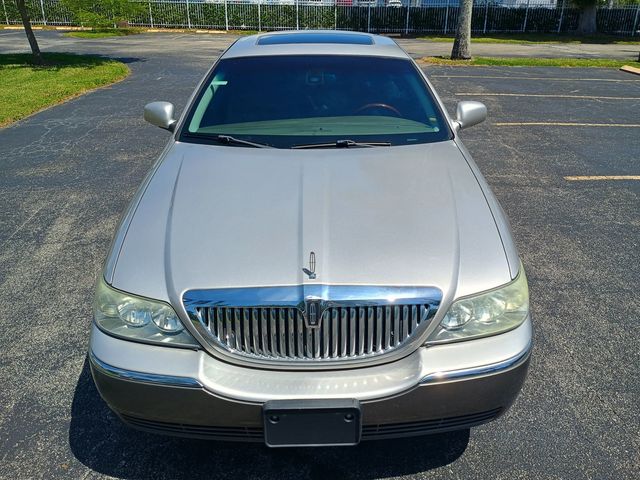 2003 Lincoln Town Car 4dr Sedan Signature Florida Car - 23043028 - 9