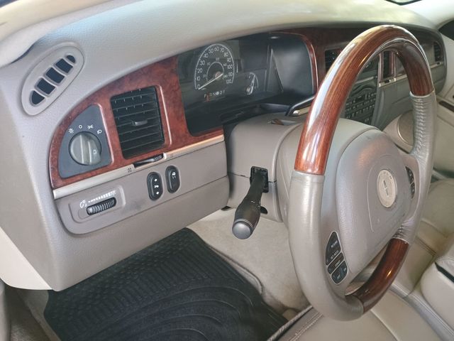 2003 Lincoln Town Car 4dr Sedan Signature Florida Car - 23043028 - 20