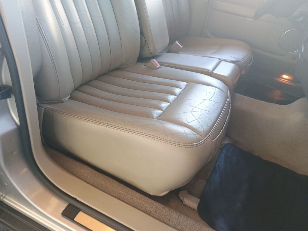 2003 Lincoln Town Car 4dr Sedan Signature Florida Car - 23043028 - 39