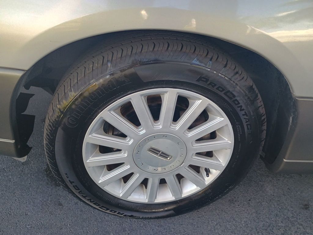 2003 Lincoln Town Car 4dr Sedan Signature Florida Car - 23043028 - 51