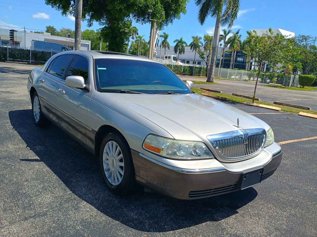 2003 Lincoln Town Car 4dr Sedan Signature Florida Car - 23043028 - 7