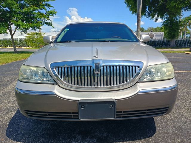 2003 Lincoln Town Car 4dr Sedan Signature Florida Car - 23043028 - 8