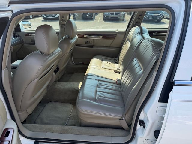 2003 Lincoln Town Car Executive - 23064187 - 7