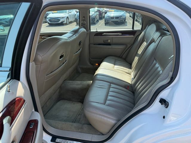 2003 Lincoln Town Car Executive - 23064187 - 8