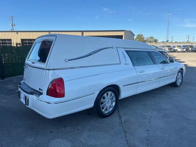 2003 Lincoln Town Car Executive - 23097794 - 3