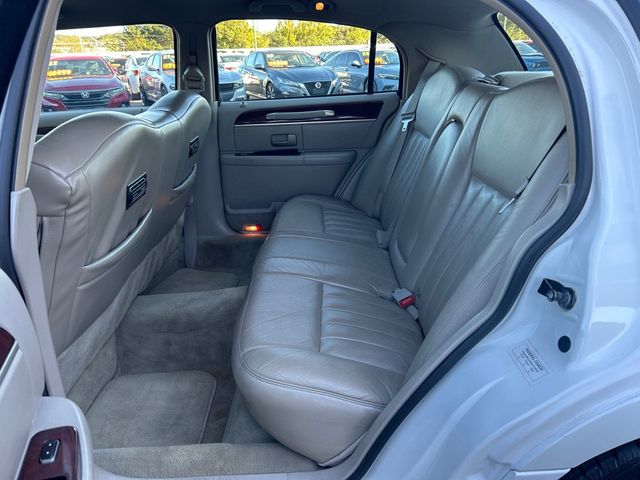 2003 Lincoln Town Car Executive - 23097796 - 6