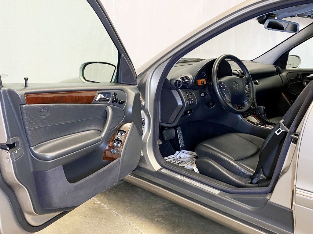 2003 Mercedes-Benz C-Class C240 4dr Sedan 2.6L AWD - 22991823 - 17