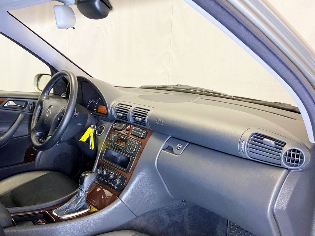 2003 Mercedes-Benz C-Class C240 4dr Sedan 2.6L AWD - 22991823 - 43
