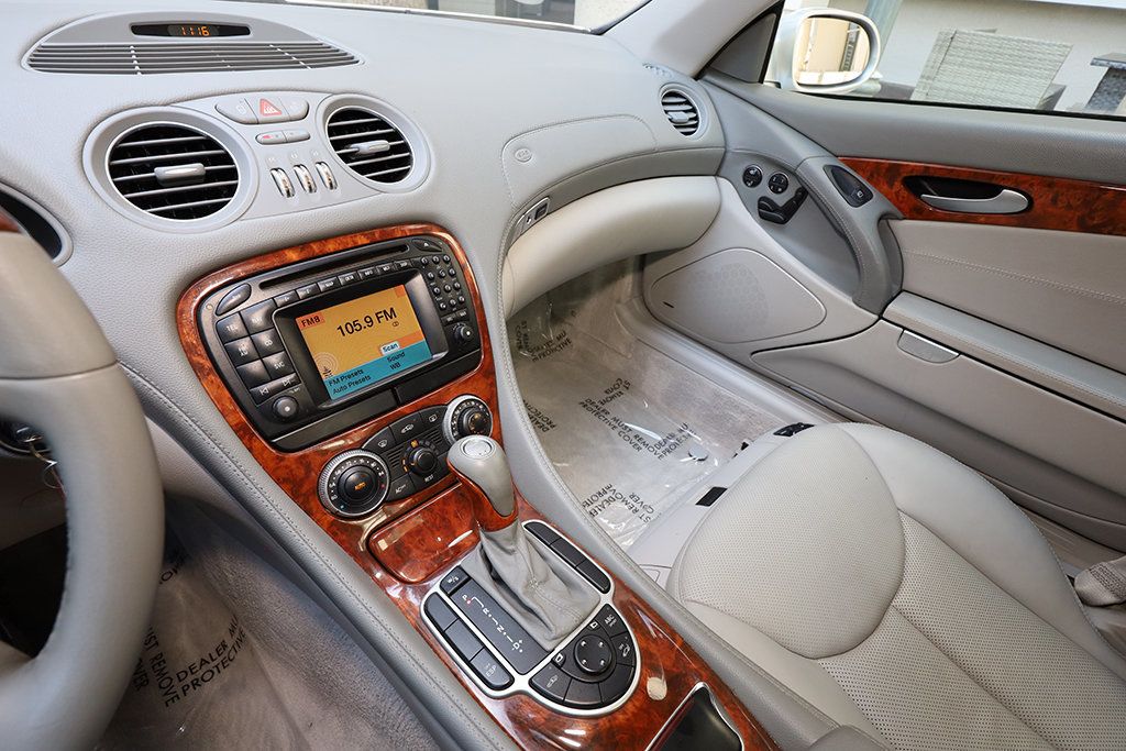 2003 Mercedes Benz SL 500 photo 26
