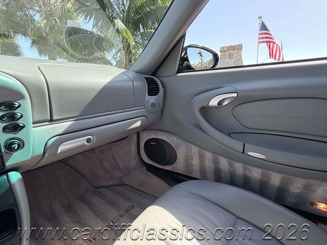 2003 Porsche 911 Carrera 2dr Carrera Coupe 6-Speed Manual - 23096320 - 21