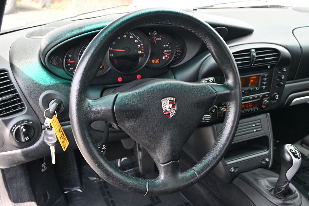 2003 Porsche 911 4S photo 8