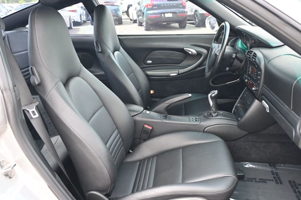 2003 Porsche 911 4S photo 12