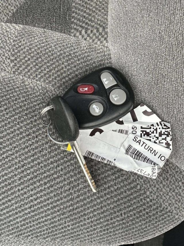 2003 Saturn Ion ION 3 4dr Sedan Automatic - 22943740 - 31
