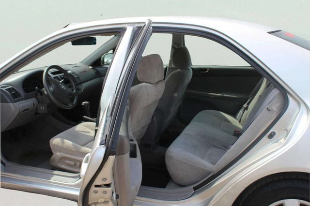 2003 Toyota Camry 4dr Sedan LE Automatic - 23011265 - 5
