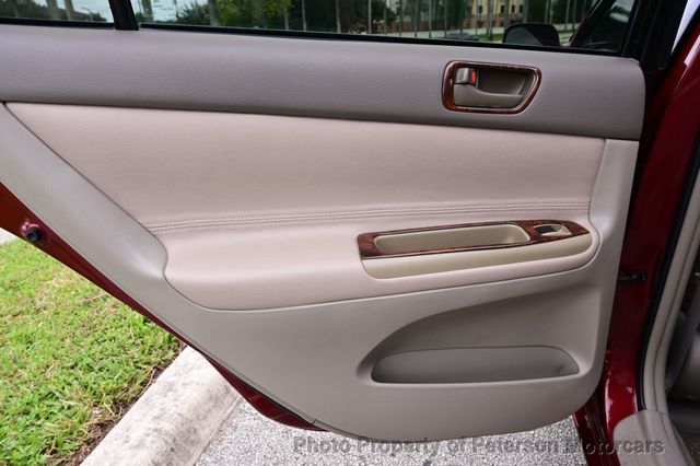 2003 Toyota Camry 4dr Sedan LE Automatic - 23089468 - 40