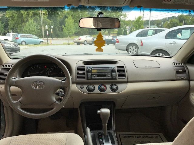 2003 Toyota Camry 4dr Sedan LE Manual - 18024515 - 13