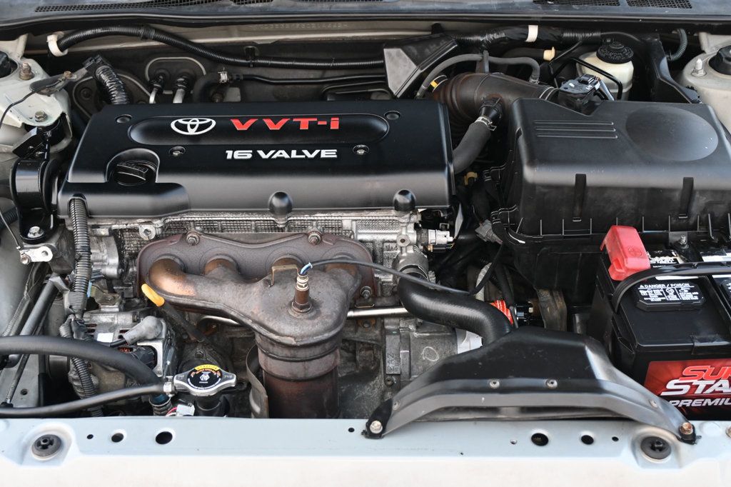 2003 Toyota Camry SE photo 11