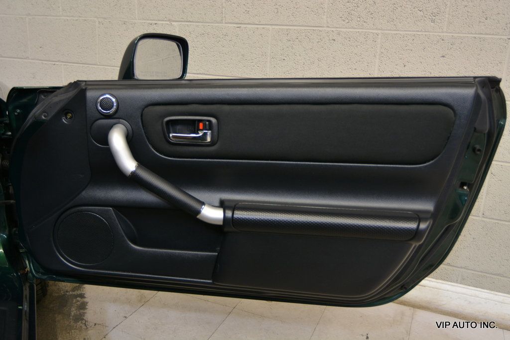 2003 Toyota MR2 Spyder 2dr Convertible Manual SEQ - 22930969 - 13