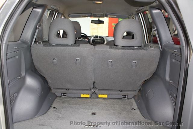 2003 Toyota RAV4 Base photo 27