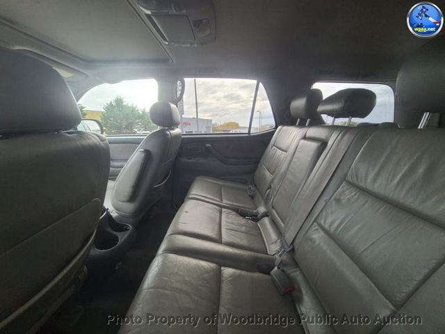2003 Toyota Sequoia 4dr SR5 4WD - 22937241 - 9