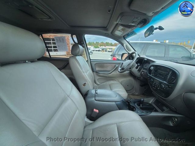 2003 Toyota Sequoia 4dr SR5 4WD - 22937241 - 11