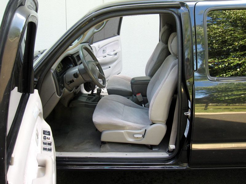2003 Toyota Tacoma V6 4x4 SR5 photo 19