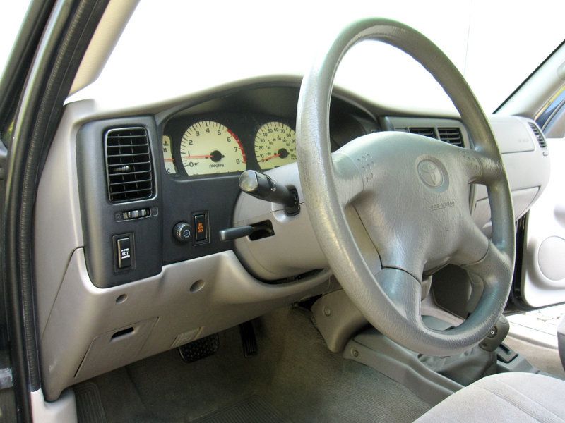 2003 Toyota Tacoma V6 4x4 SR5 photo 21