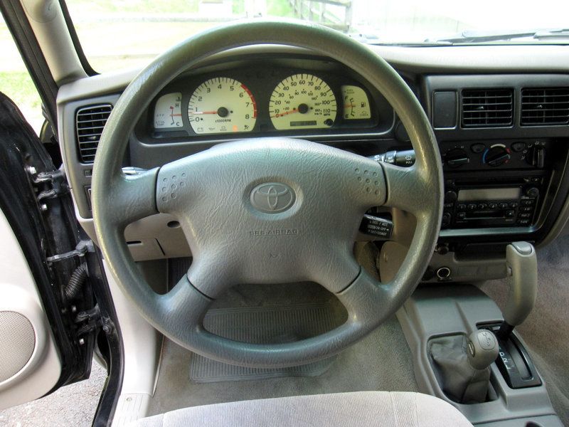 2003 Toyota Tacoma V6 4x4 SR5 photo 22