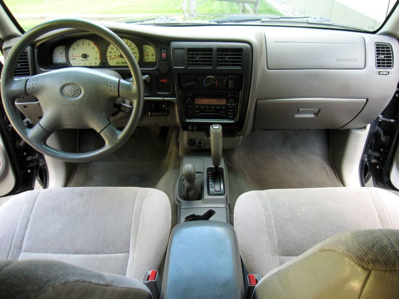 2003 Toyota Tacoma V6 4x4 SR5 photo 23