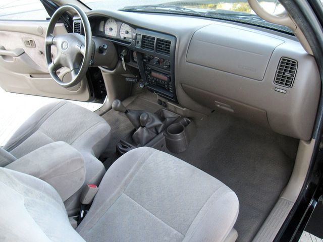 2003 Toyota Tacoma XtraCab Manual 4WD - 23079354 - 23