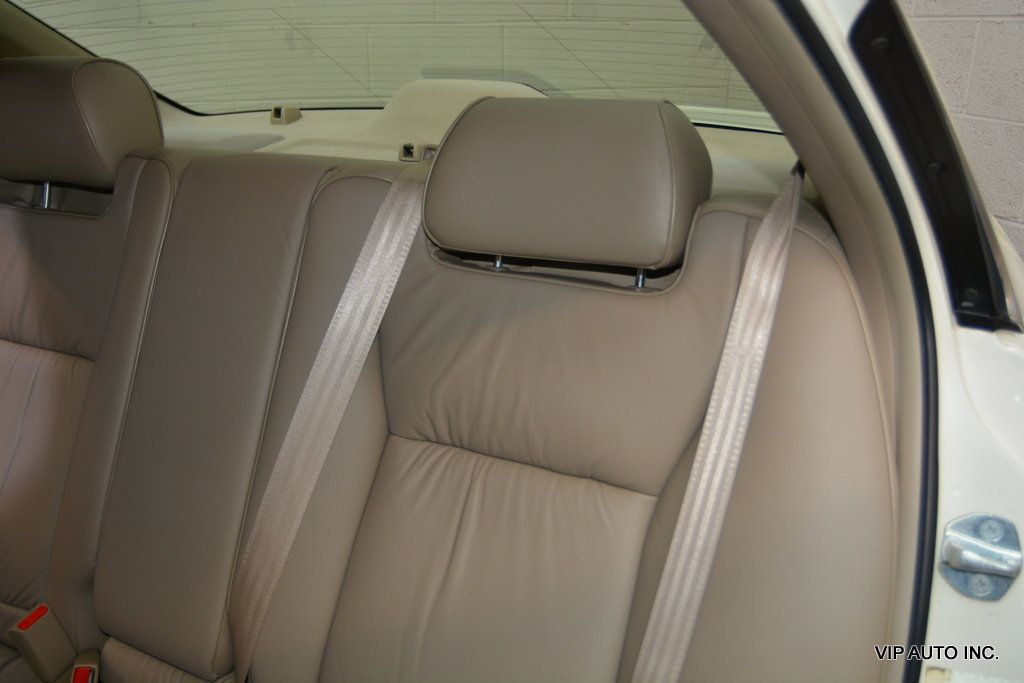 2004 Acura RL 4dr Sedan w/Navigation System - 22998970 - 22