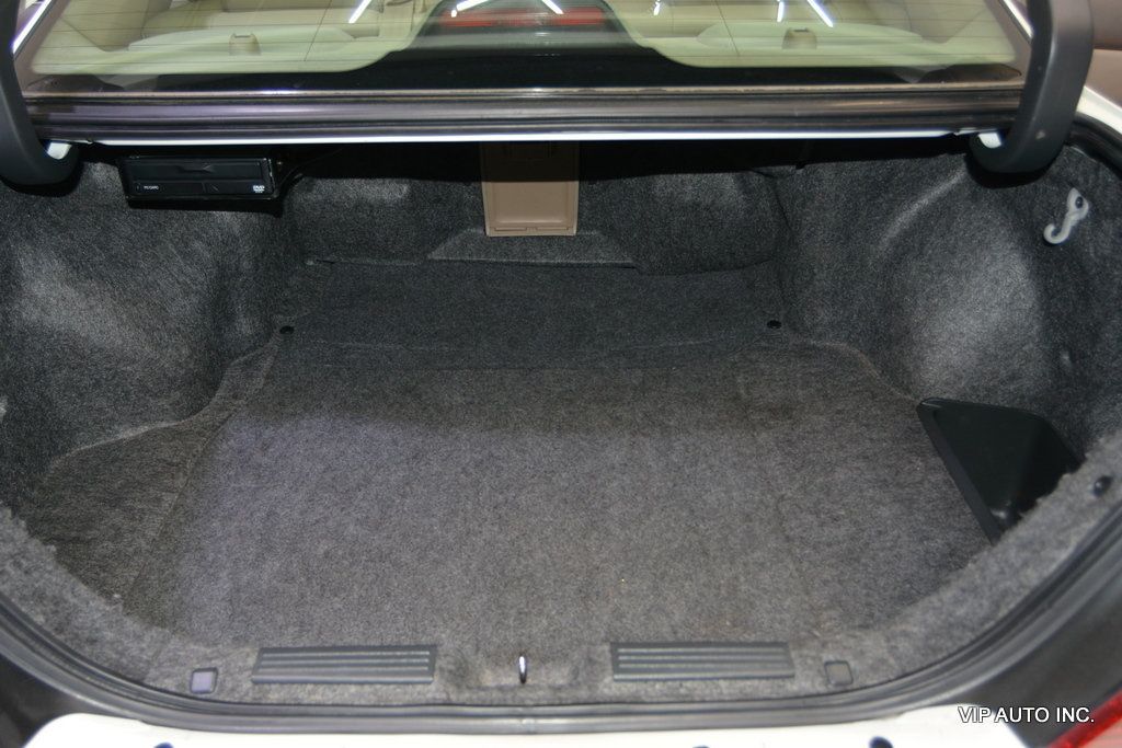 2004 Acura RL 4dr Sedan w/Navigation System - 22998970 - 33