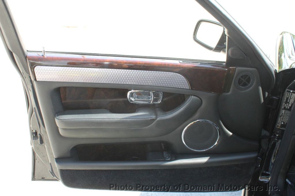 2004 Bentley Arnage photo 12