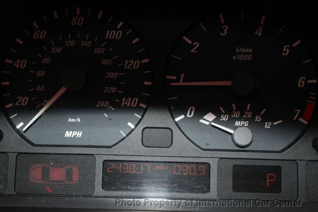 2004 BMW 3 Series 325Ci - 22933091 - 32