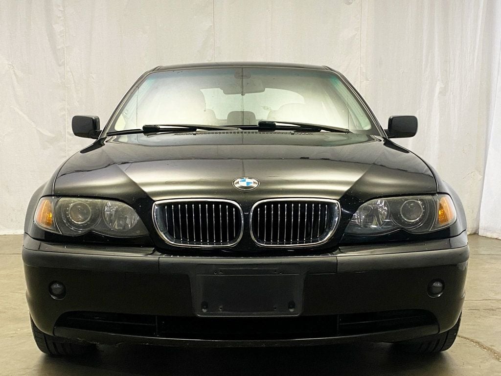 2004 BMW 3 Series 330xi - 22903619 - 9